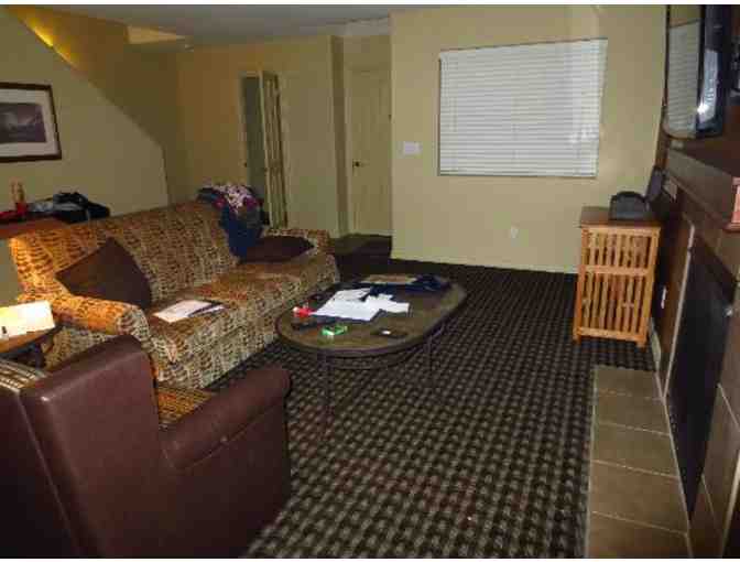 Enjoy 2 nights 4.5 star LUXURY 2 bd CONDO YOSEMITE, CA + $100 FOOD CREDIT
