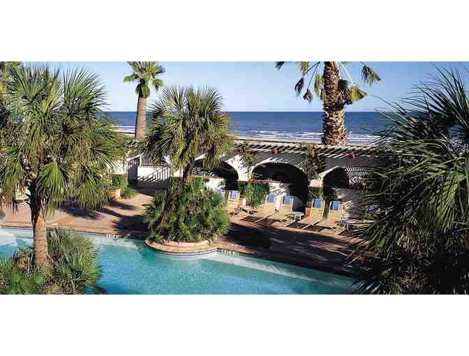 Enjoy 3 nights 4 STAR @ Hotel Galvez & Spa - A Wyndham Grand Hotel, TX+ $300 Food & Play