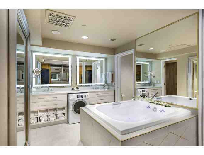 Enjoy 3 nights @ 4 STAR Westgate Las Vegas Hotel & Casino + $100 FOOD