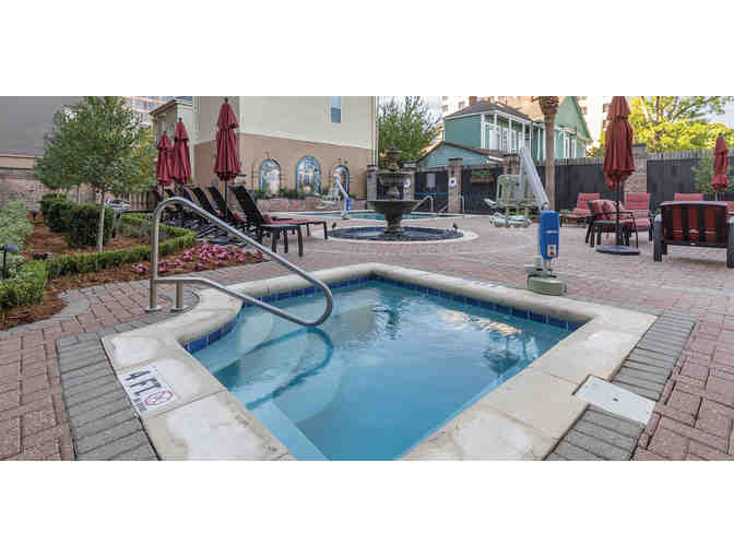 Enjoy 3 nights 4 STAR @ Wyndham Avenue Plaza, New Orleans, LA+ $300 Food & Play Credit