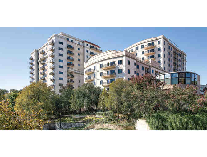 Enjoy 3 nights 4 STAR @ Wyndham La Cascada, San Antonio, TX + $300 Food & Play Credit