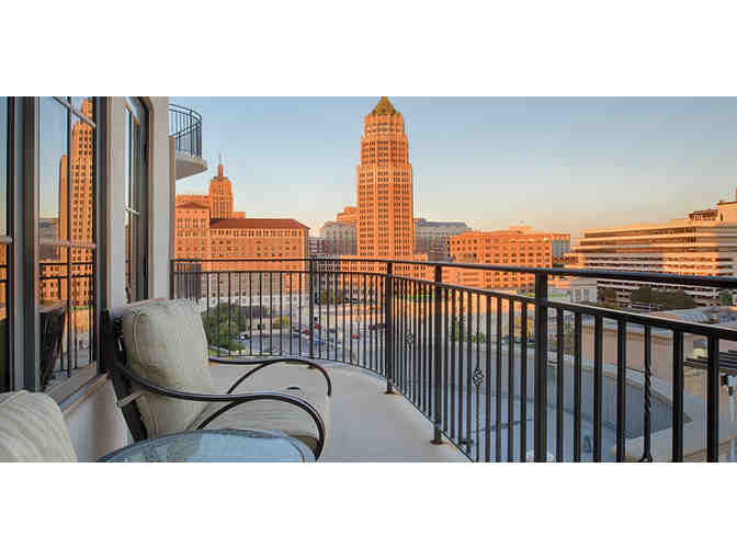 Enjoy 3 nights 4 STAR @ Wyndham La Cascada, San Antonio, TX + $300 Food & Play Credit