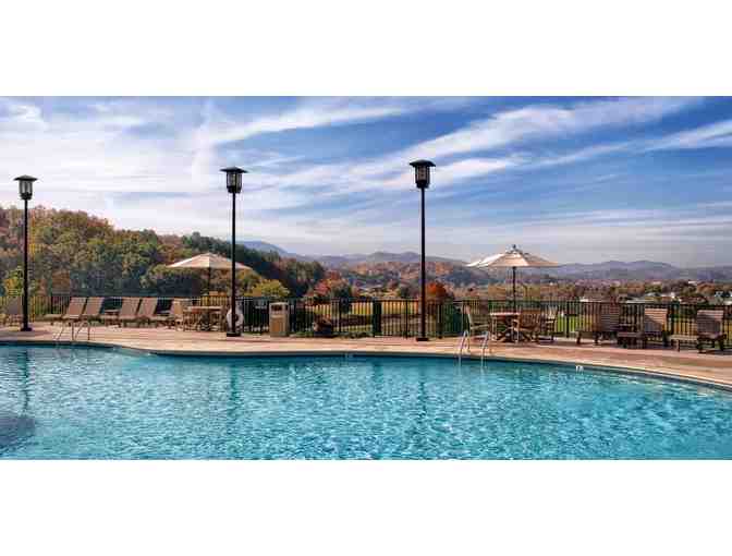 Enjoy 3 nights 4 STAR @ Wyndham Smoky Mountains, Sevierville, TN + $300 Food & Play Credit