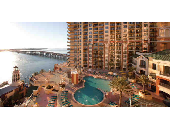 Enjoy 3 nights 4 STAR@Wyndham Vacation Resorts Emerald Grande, FL +$300 Food & Play Credit