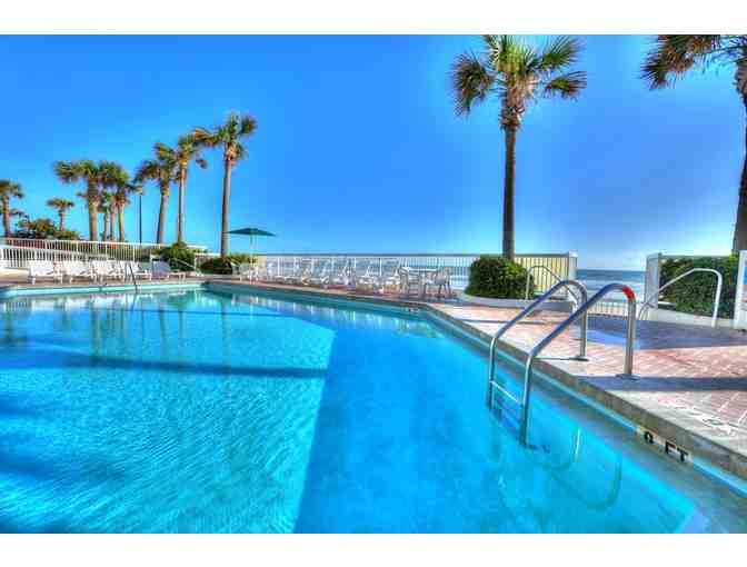 Enjoy 3 nights Daytona Beach @ Bahama House 4 STAR + $100 FOOD Valued $685