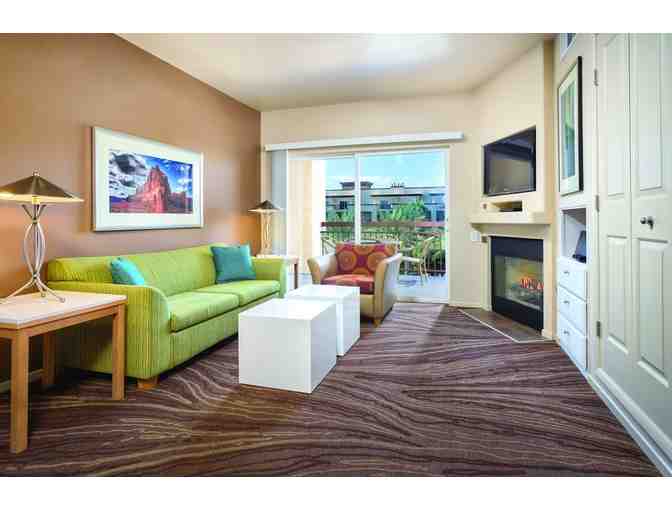 Enjoy 4 nights LAS VEGAS LUXE 2 Bedroom CONDO 4.5 STAR + $100 FOOD