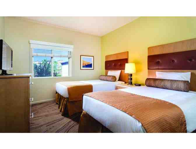 Enjoy 4 nights LAS VEGAS LUXE 2 Bedroom CONDO 4.5 STAR + $100 FOOD