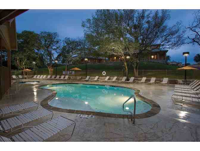 Enjoy 4 nights LUXURY 2 bedroom Condo New Braunfels, Texasa + $100 FOOD
