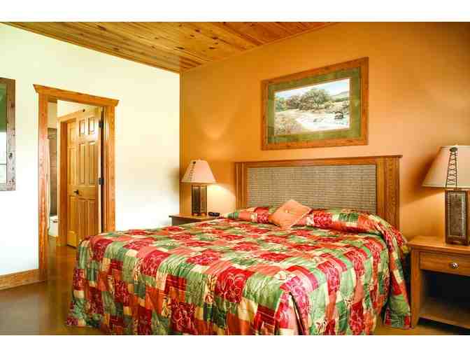 Enjoy 4 nights LUXURY 2 bedroom Condo New Braunfels, Texasa + $100 FOOD