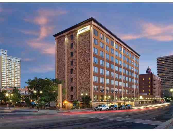 Enjoy 4 Nights LUXURY DOWNTOWN 2 bed Condo Reno, NV + $100 FOOD