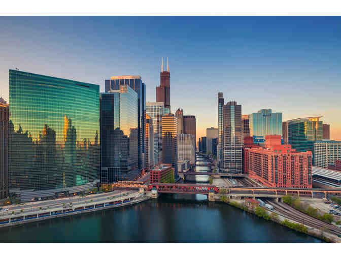 Enjoy 3 nights 1 Bed LUXURY Renovated Apartment Chicago, IL + $200 FOOD