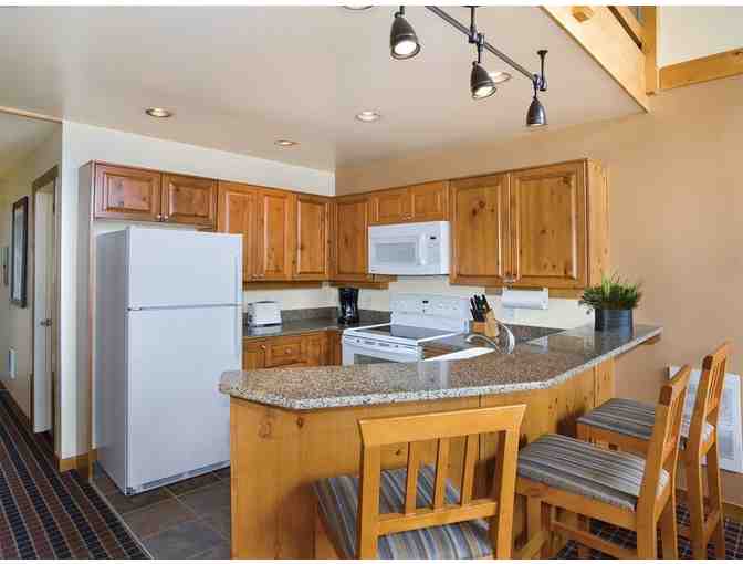 Enjoy 4 nights Whistler, Brisitsh Columbia Luxury 2 bedroom CONDO + $200 FOOD