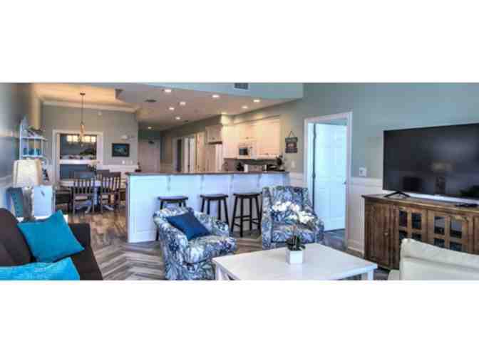 Enjoy 7 night OCEAN FRONT LUXE 2 bed condo Emerald Coast, Florida + $100 FOOD CREDIT