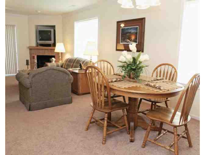 Enjoy 7 nights @ 1 bed Sunrise Cove At Village West Spirit Lake, Iowa + $100 FOOD