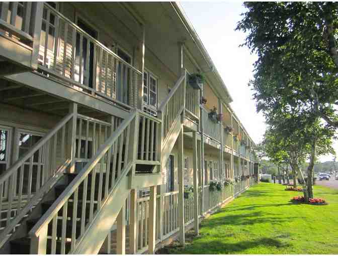 Enjoy 7 nights @ 4.4 star Pier 7 Condominiums South Yarmouth, MA + $100 FOOD Credit