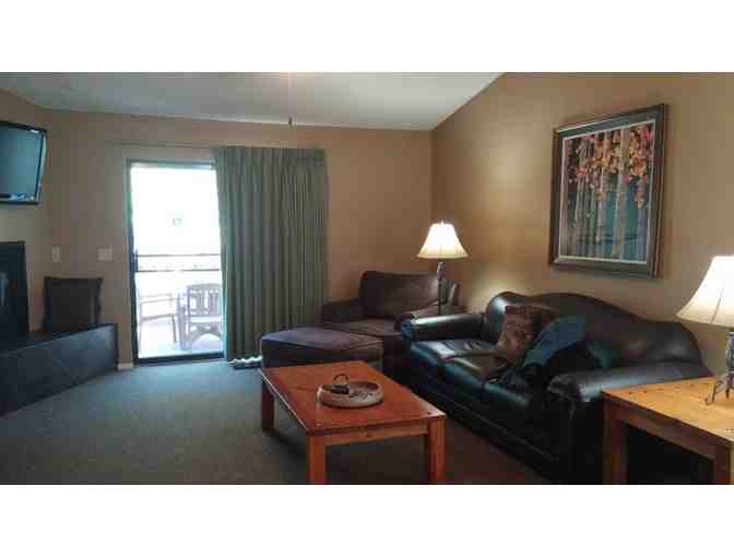 Enjoy 7 nights 4.6 star Wyndham Flagstaff, Arizona 1bed + $100 FOOD