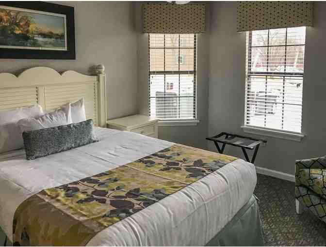 Enjoy 7 nights @ 4 star Holiday Inn Club Vacations Oak N' Spruce Resort MA + $100 FOOD