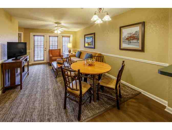 Enjoy 7 nights @ 4 star Holiday Inn Club Vacations Oak N' Spruce Resort MA + $100 FOOD