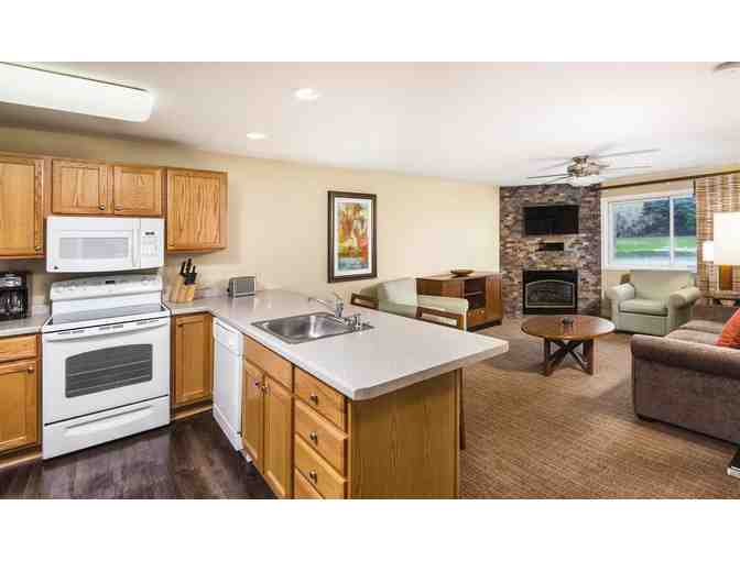 Enjoy 7 nights @ 4 star Wyndham Tamarack Wisconsin Dells + $100 FOOD