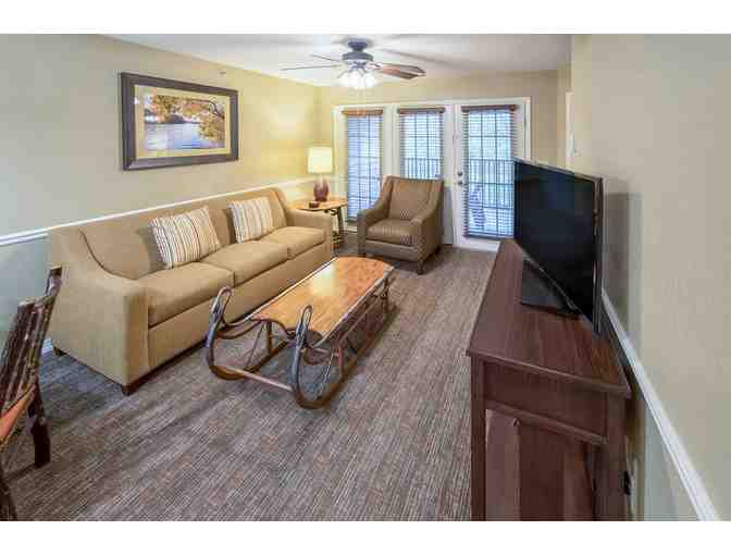 Enjoy 7 nights @ Holiday Inn Club Vacations Fox River + $100 FOOD CREDIT