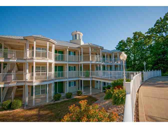 Enjoy 7 nights @ Holiday Inn Club Vacations Fox River + $100 FOOD CREDIT