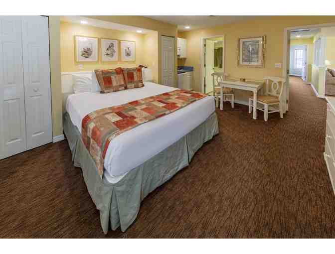 Enjoy 7 nights @ Holiday Inn Club Vacations Piney Shores Resort Conroe Texas + $100 FOOD