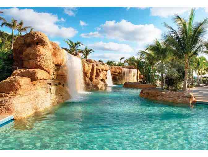 Enjoy 7 nights LUXURY 5 star LUXURY Reef Club Tower @5FAMOUS Atlantis Resort Stay