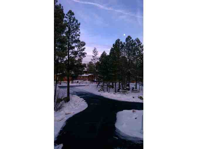 Enjoy 7 nights @ Roundhouse Resort Pinetop, Arizona 1 bedroom 4 star + $100 FOOD