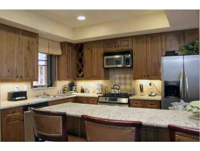 Enjoy 7 nights @ STUNNING 3 bedroom @  Tonopalo - Lakefront Lake Tahoe + $100 FOOD