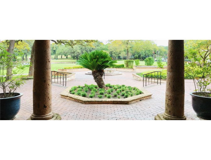 Enjoy Golf for 4 @ The Dominion Country Club San Antonio,TX + $100 Food Credit