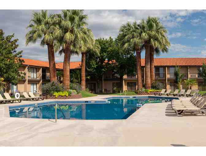 Enjoy two nights @ Dessert Garden Inn St George, Utah + $200 FOOD CREDIT