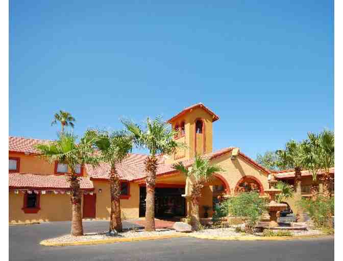 Enjoy 2 nights Quality Inn & Suites-Goodyear 3.5 star RATED + $200 FOOD