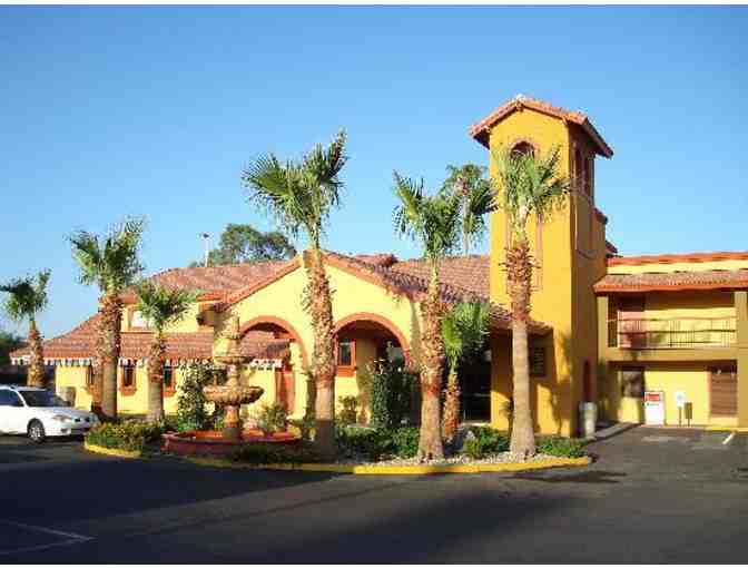 Enjoy 2 nights Quality Inn & Suites-Goodyear 3.5 star RATED + $200 FOOD