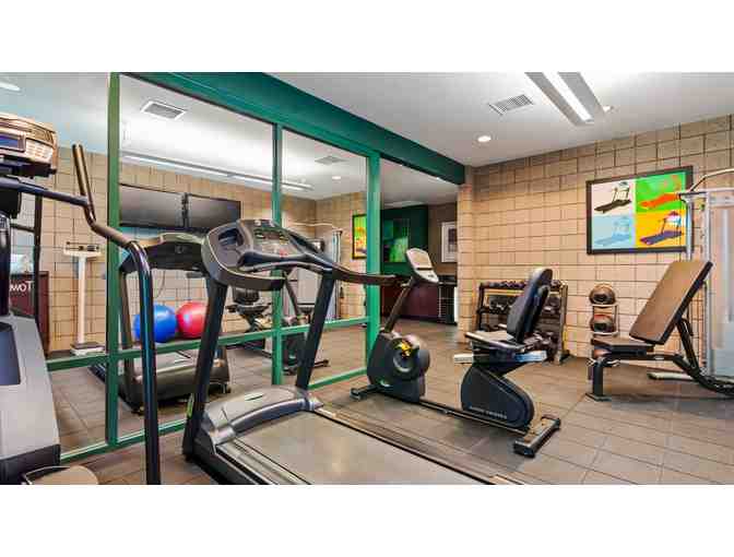 Enjoy 4 nights Best Western Plus Sundial Scottsdale + $200 FOOD