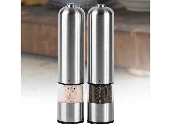 SALT AND PEPPER SHAKERS