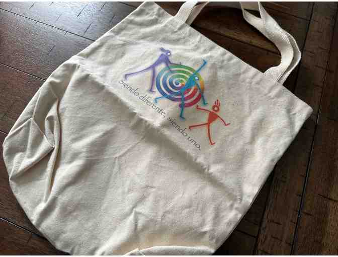 Siendo diferente, siendo uno | A Canvas Tote - Photo 2