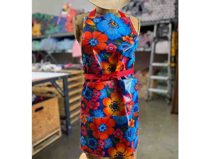 Oilcloth Apron | Stylish Protection for Any Job!