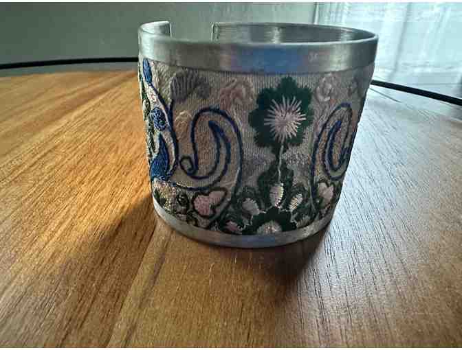 Jabardasta Silk Embroidered Cuff