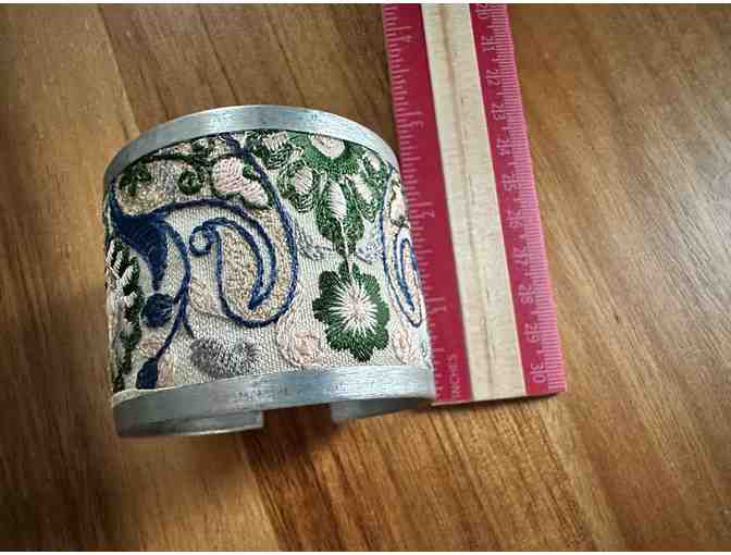 Jabardasta Silk Embroidered Cuff