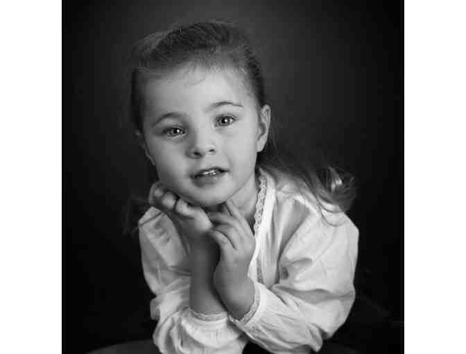 YARON LESHEM - Fine Art Studio Portraiture