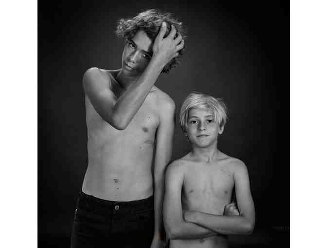 YARON LESHEM - Fine Art Studio Portraiture