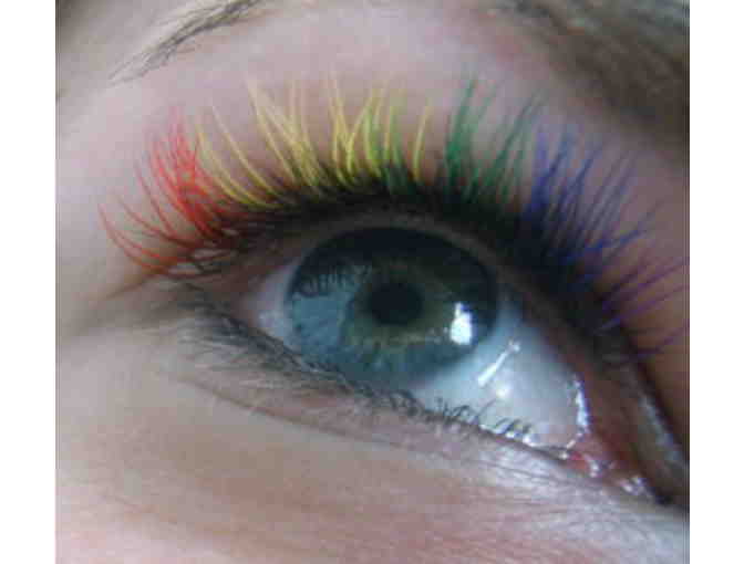 Lash N' Lashes Colorful Eyelash Extension Service with Nusheen