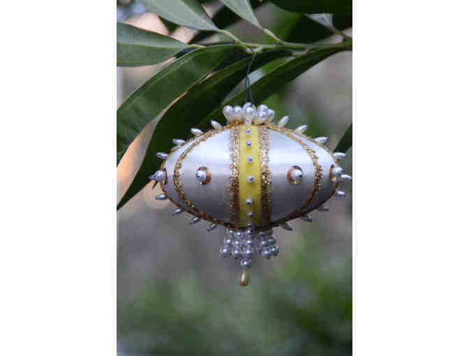 Retro beaded ornament, yellow