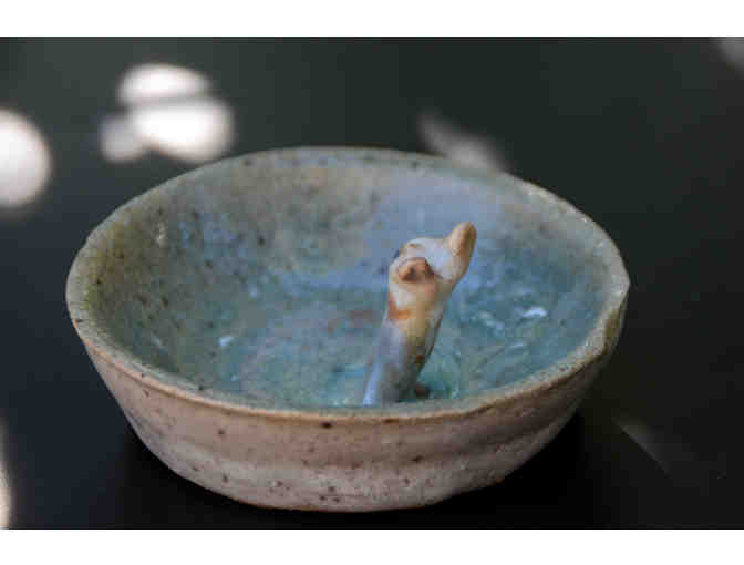 Ring bowl with animal