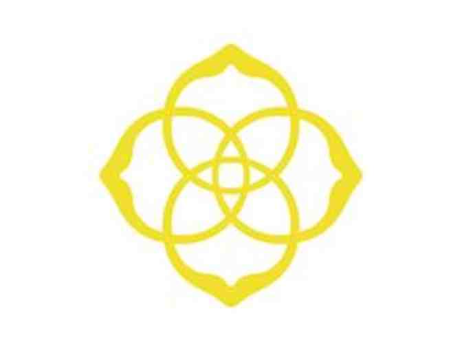 Kendra Scott earrings and necklace