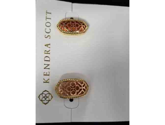 Kendra Scott earrings and necklace