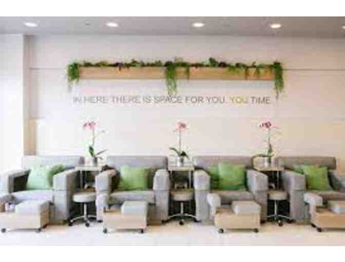 Seasonal Signature Pedicure at Bellacures