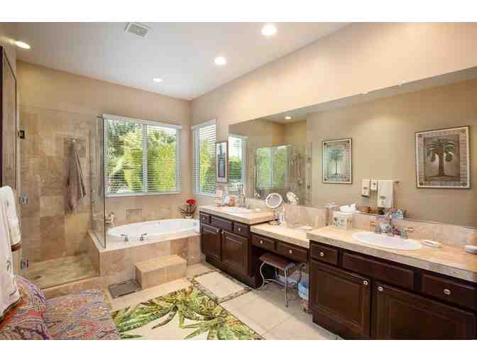 7 Nights in a Beautiful 3-Bedroom/4-Bath Home with Pool and Spa in La Quinta