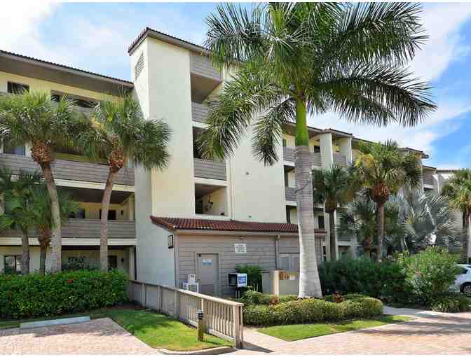 Sunny Beach Vacation at Crescent Beach, Siesta Key, Florida