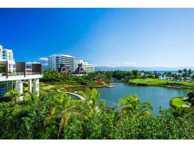 Luxury Vacation for 8: Grand Luxxe at Vidanta Nuevo Vallarta, Mexico